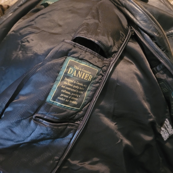 Danier Mens Black Leather Jacket M - Picture 6 of 8